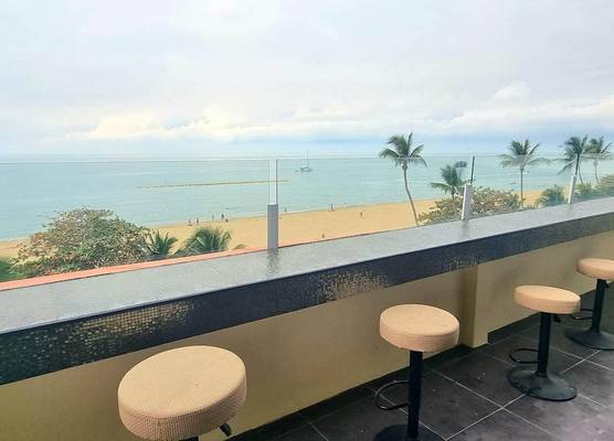 Happy Jomtien - Direct Beach Access, Sea View & Central Location 1