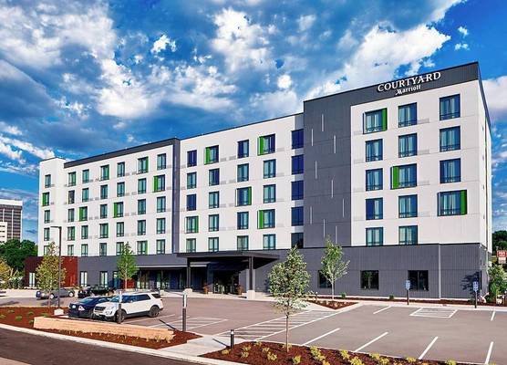 Courtyard by Marriott Minneapolis West 1