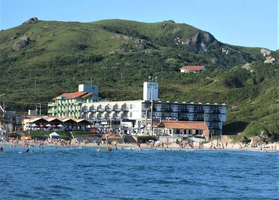 Cris Hotel 1