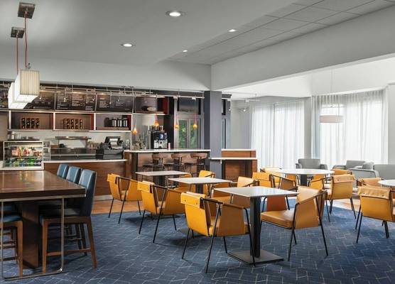 Courtyard by Marriott Dallas-Fort Worth/Bedford 1