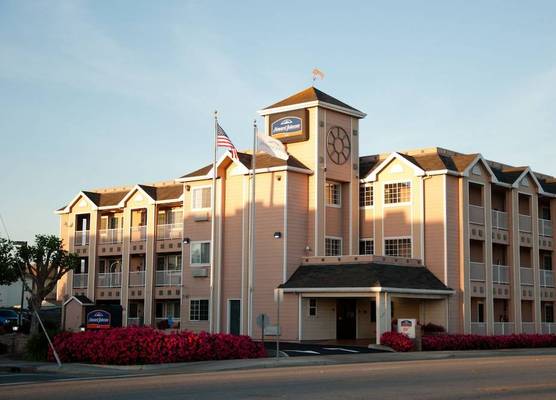 Howard Johnson by Wyndham Salinas 1