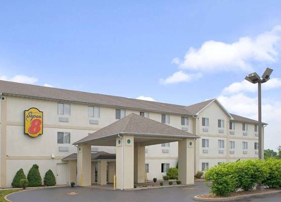 Super 8 by Wyndham Pontoon Beach IL/St. Louis MO Area 1