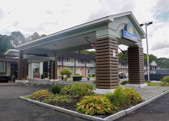 Days Inn by Wyndham Southington 1