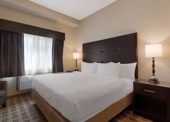 Best Western University Inn and Suites 1