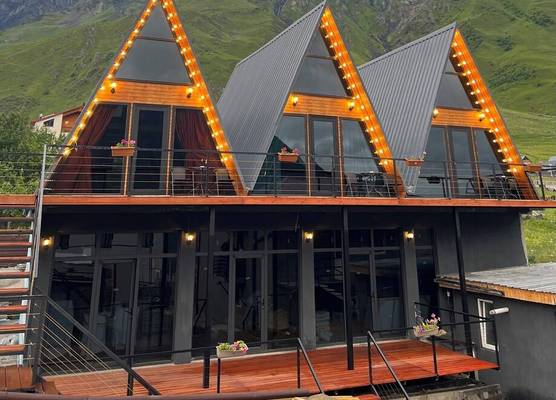 PYRAMID KAZBEGI 1