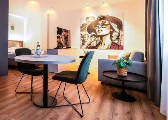 Hotel Am Triller - Hotel & Serviced Apartments - Pool & Relax Lounge 1
