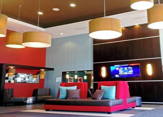 Holiday Inn Express BAKERSFIELD by IHG 1