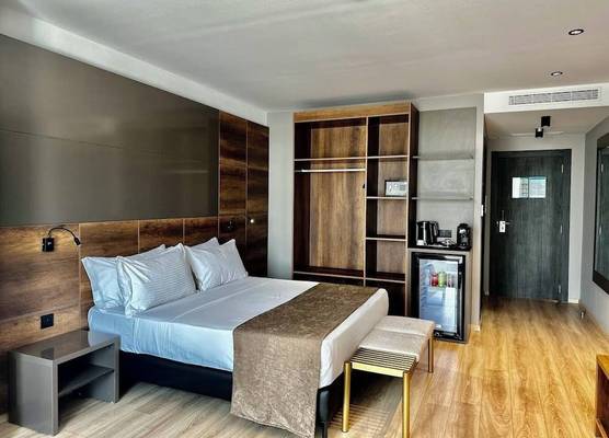 ONYX By Luna Hotel 1