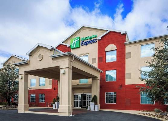 Holiday Inn Express & Suites READING AIRPORT by IHG 1