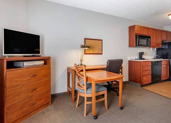 MainStay Suites Emporia 1