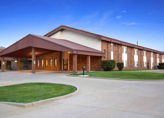 Super 8 by Wyndham Tuscola 1