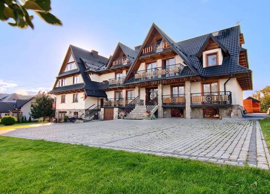 Willa Królewska - Wellness SPA - widokowe Pokoje i Apartamenty 1