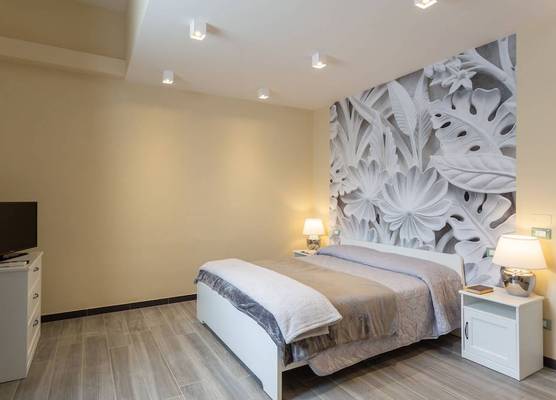 Carla's Rooms with Private Bathroom & Shared Kitchen 1