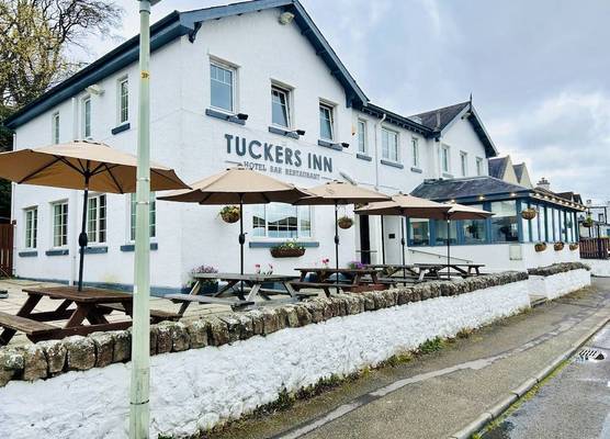 Tuckers Inn 1