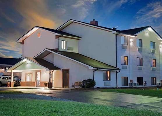 Hillside Inn & Suite 1