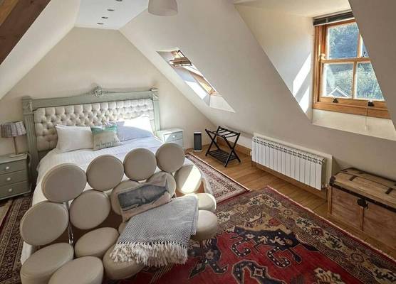 1 Bed Suite - Sleeps 2, Patio, Parking & Wifi 1
