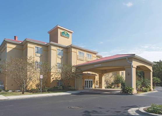 La Quinta Inn & Suites by Wyndham St. Augustine 1