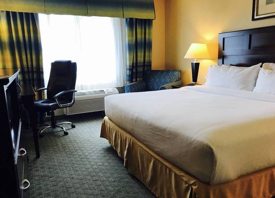 Holiday Inn Express FORT BRAGG by IHG 1