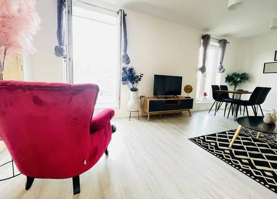 Quartz Apartment in Cambridge 1