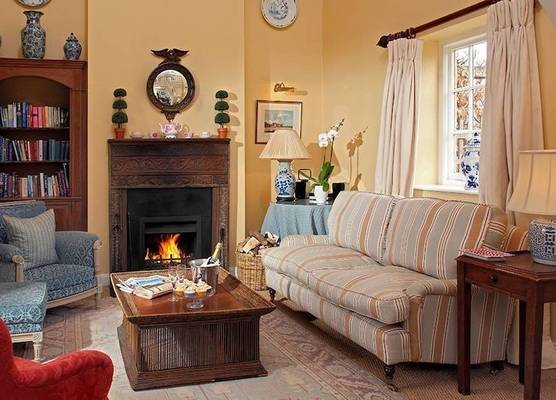 Saratoga Cottage 1