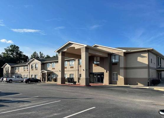 Country Inn & Suites by Radisson, Midway - Tallahassee West 1