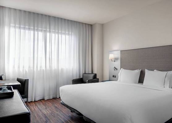 AC Hotel Gijón by Marriott 1