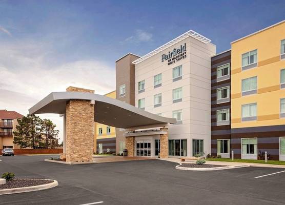 Fairfield by Marriott Port Clinton Waterfront 1