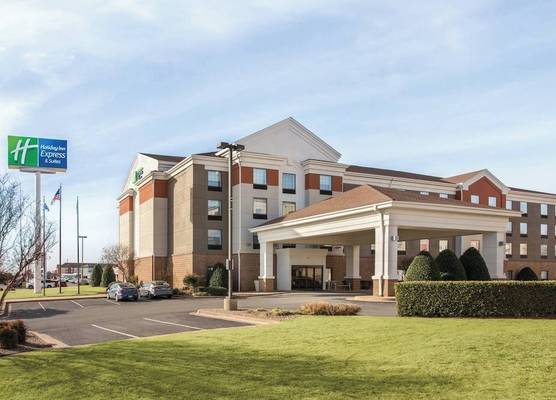 Holiday Inn Express & Suites LAWTON-FORT SILL by IHG 1