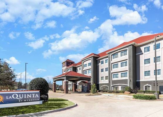 La Quinta by Wyndham Mt. Pleasant 1