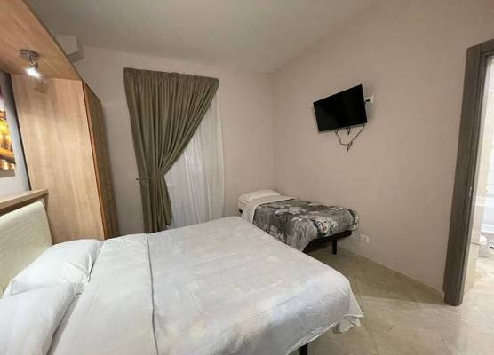 S.P.Q.R. Suite 1
