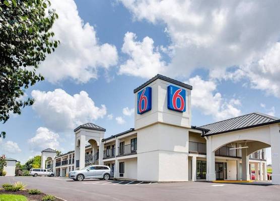 Motel 6-White House, TN 1