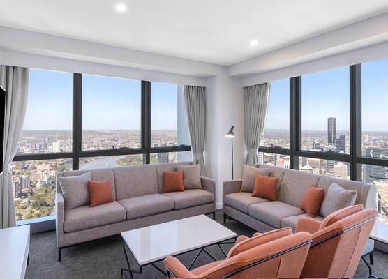 Meriton Suites Adelaide Street, Brisbane 1