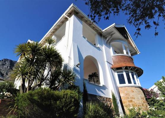 Abbey Manor Luxury Guesthouse 1