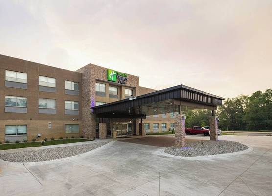 Holiday Inn Express & Suites PORTAGE by IHG 1