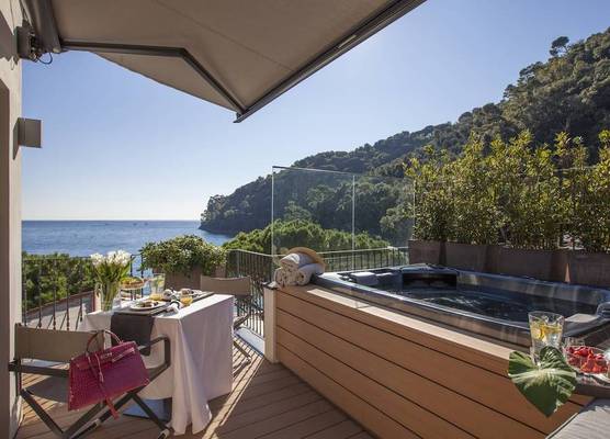 Eight Hotel Paraggi 1