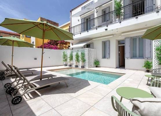 Mesbeglia Luxury Rooms 1