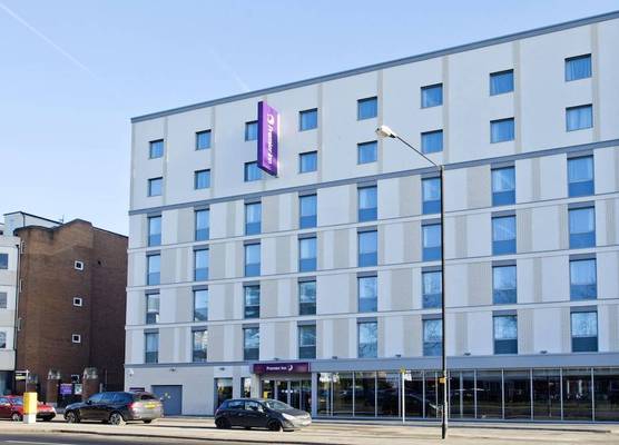 Premier Inn Slough Central South 1