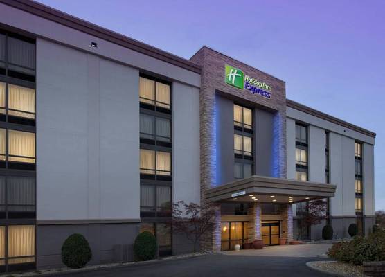 Holiday Inn Express BOSTON NORTH-WOBURN by IHG 1
