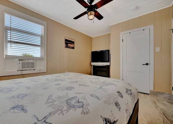 Stones Throw Beachfront Luxury Suites 1
