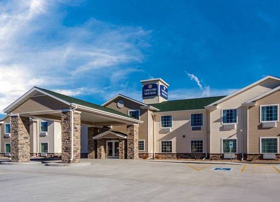 Cobblestone Inn & Suites-Fremont 1