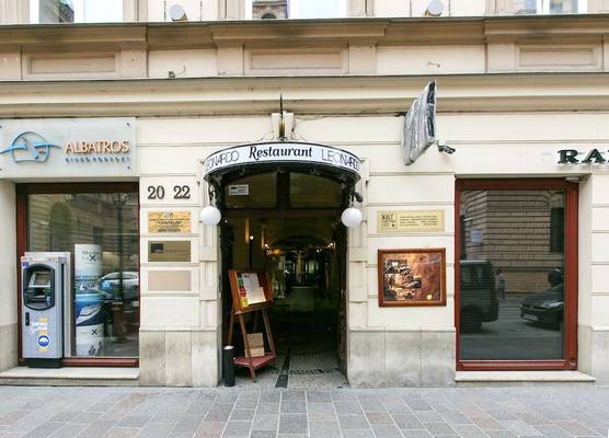 GoldStar Luxury Old Town Krakow Apartment 1