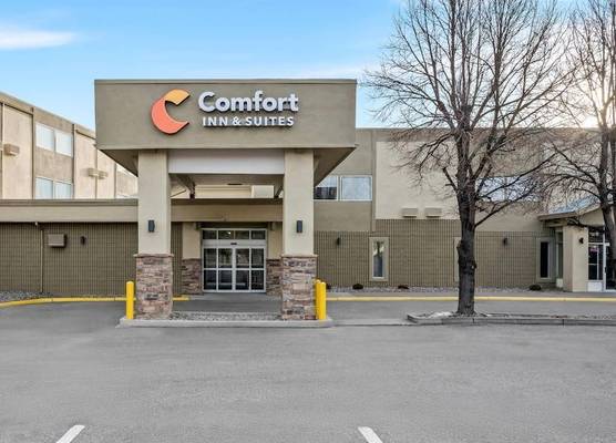 Comfort Inn & Suites 1