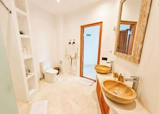 Hillstone Luxury Village 1