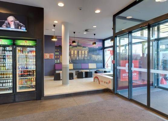 MEININGER Hotel Berlin Hauptbahnhof 1