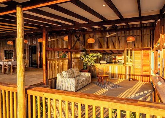 Beach House Beau Vallon 1