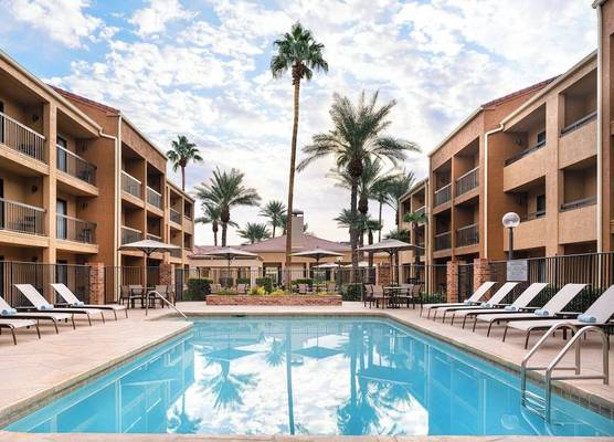Courtyard by Marriott Las Vegas Convention Center 1