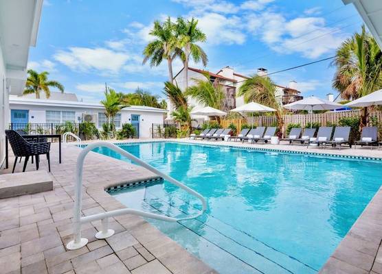 Cottages at Siesta Key Inn 1