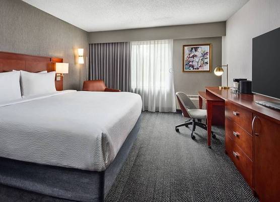 Courtyard by Marriott Fort Collins 1