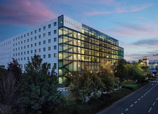 Courtyard by Marriott Prague Airport 1