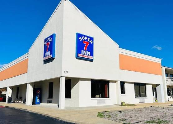 Super 7 Inn Tupelo 1